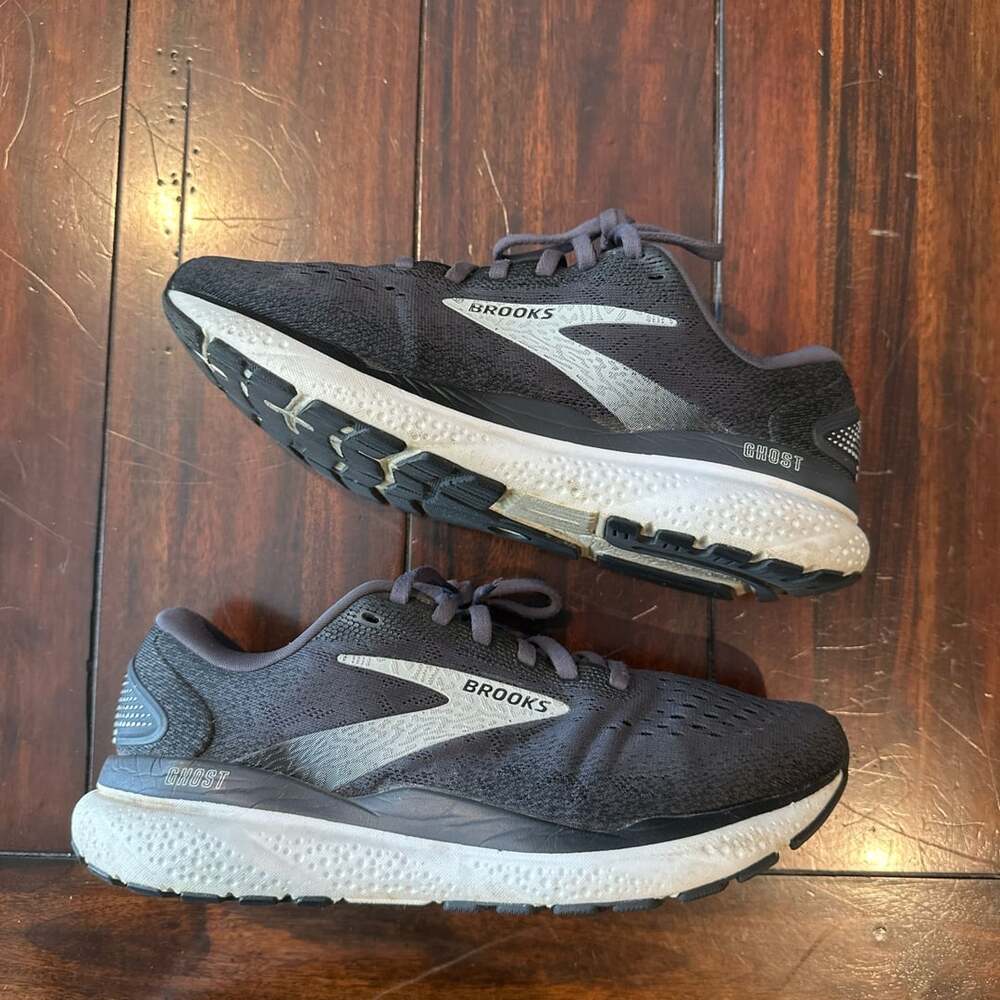 Brooks Ghost 16 Running Shoes Black Grey White Size 8 Wmns
